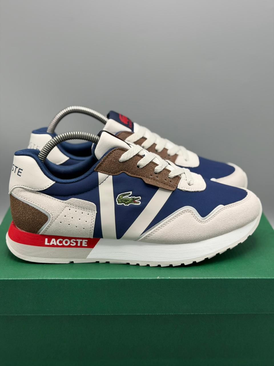 Sneaker Premium Tricolore Lacoste – Style Urbain & Élégance Sport