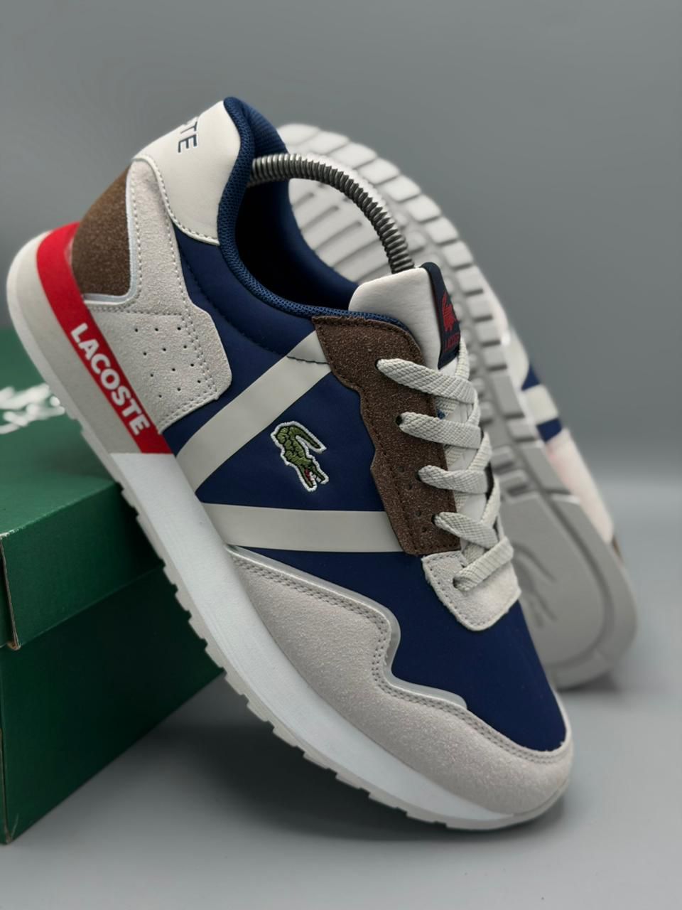 Sneaker Premium Tricolore Lacoste – Style Urbain & Élégance Sport